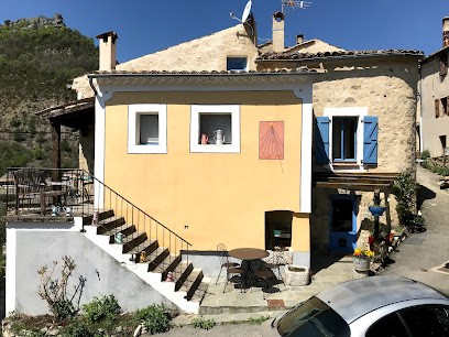 Les Gîtes Du Cantonnier, Gîte à Cornillon-sur-l'Oule