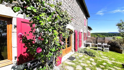 BC LODGES - Les Volets Rouges - 4 Etoiles, Gîte à Laussonne