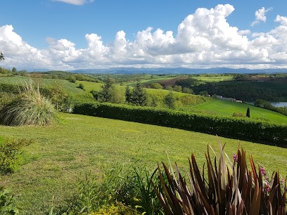Maison familiale face aux Pyrénées, Gîte à Carla-Bayle