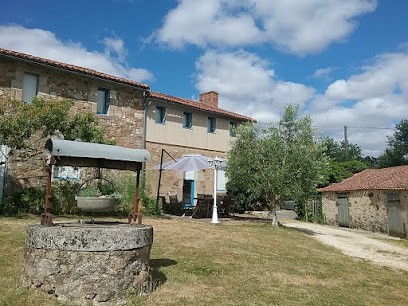 Gite Rural Les Ecorcins, Gîte à Saint-Amand-sur-Sèvre