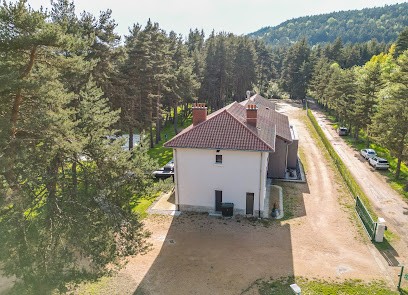 Premières Lodges, Gîte à Laussonne