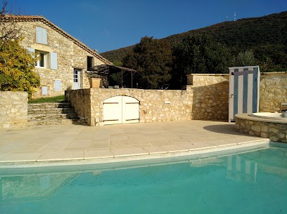 Gîte De Lou Mas * Gîte De Charme Climatisé *, Gîte à Savasse