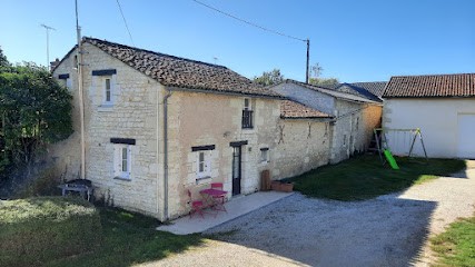 Gite l'ecurie, Gîte à Ouzilly