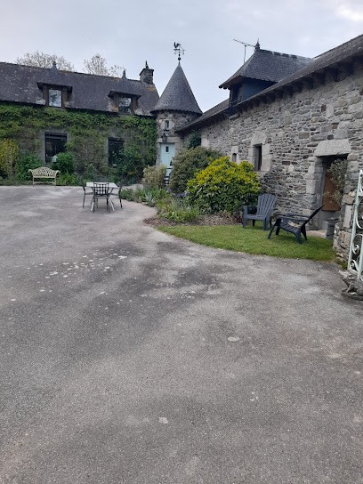 Le Petit Château Matisse, Gîte à Noyal-Pontivy