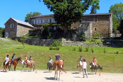 Les Ecuries De La Sabatarié Equestrian Farm Gîtes, Gîte à Cambounès