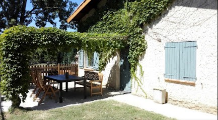 Gîte Au pied du Lac du Gouyre, Gîte à Puygaillard-de-Quercy