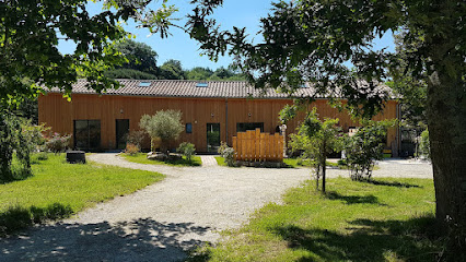 La Grange Aux Arbres: Gite De Charme Atypique De 2 À 5 Personnes, Jardin, Proche Bordeaux Et Saint-Emilion Gironde Gîte à Baron