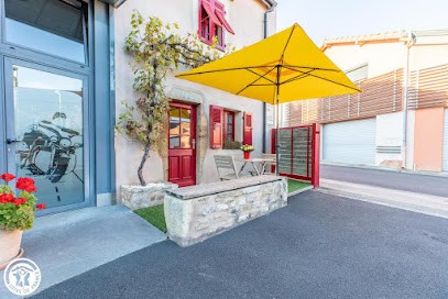 Gites Les Deux Palombes, Gîte à Seychalles