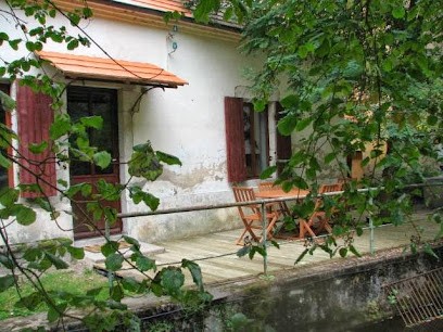 Vakantiehuis/Gites Moulin Videau, Gîte à Cusset