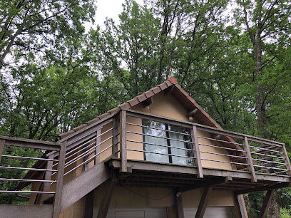 Studio Perché Dans Les Arbres Gîte à Castels et Bézenac