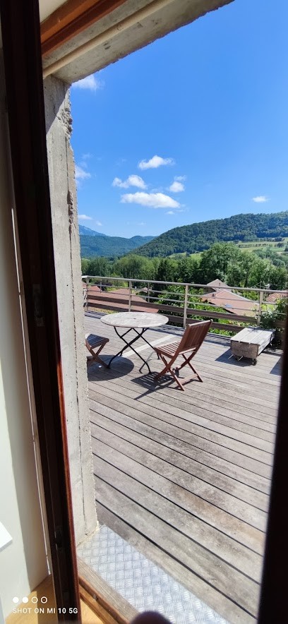 Aux Pierres Tranquilles, Gîte à Saint-Étienne-de-Crossey