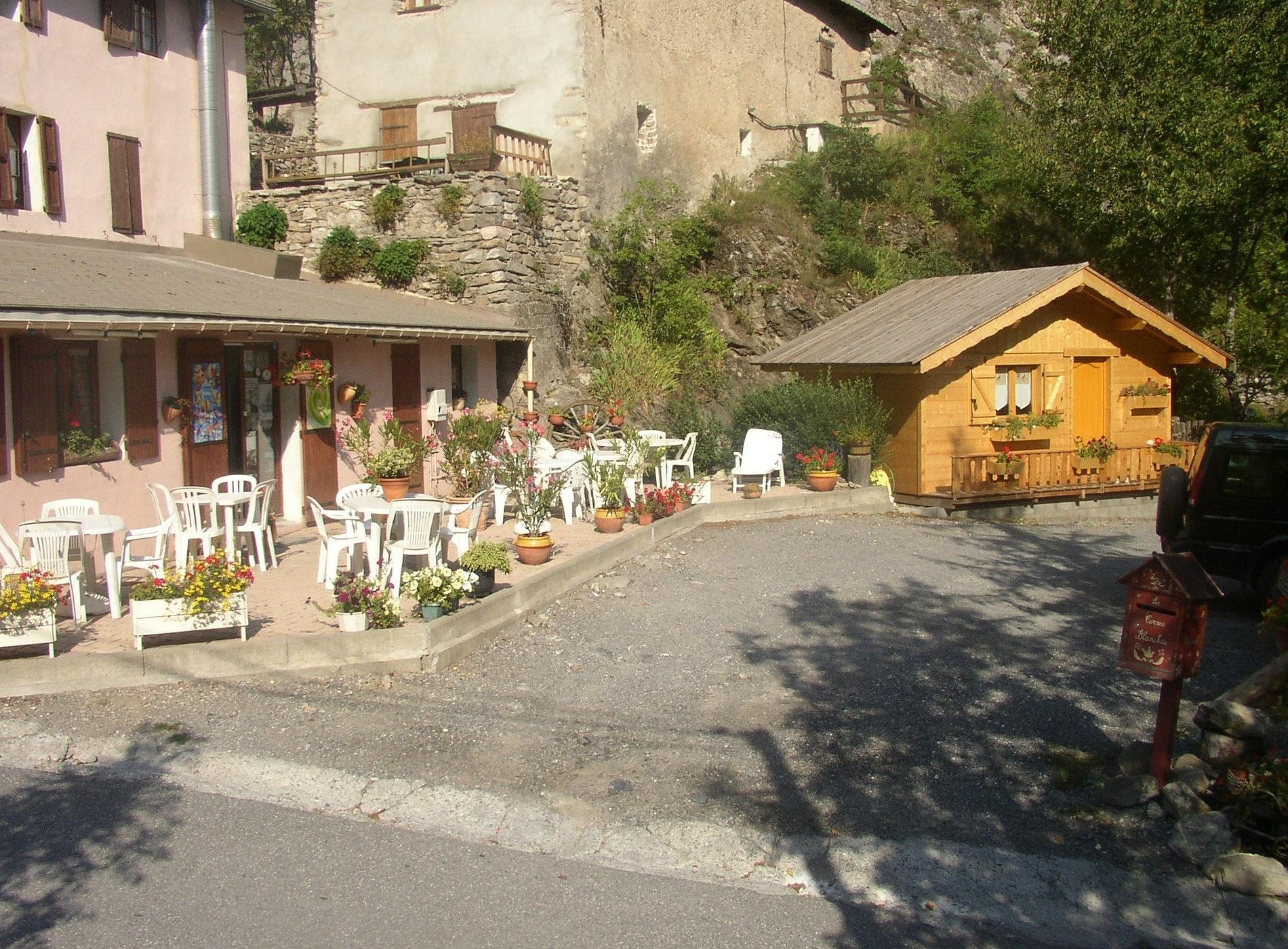 Cottage Auberge Les Terres Blanches, Gîte à Méolans-Revel