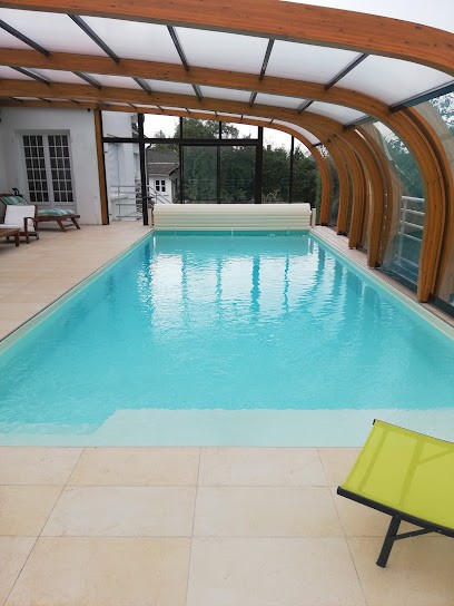 Gite grande capacité Villa Lormonie GUERET (CREUSE LIMOUSIN) 14/15 personnes - piscine privée couverte chauffée, Gîte à Guéret