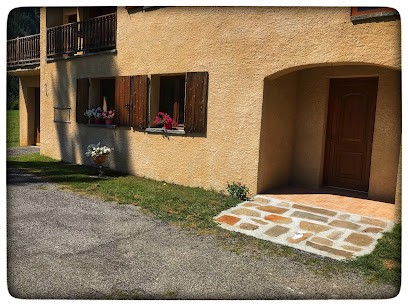 Les paons, Gîte à Champoléon