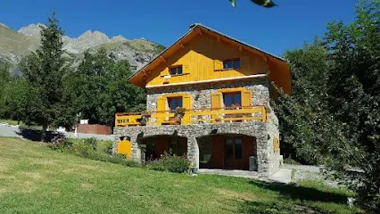 Chalet L’écureuil, Gîte à Entraunes