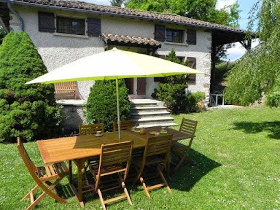 Gite Du Cèdre Bleu, Gîte à Ronno