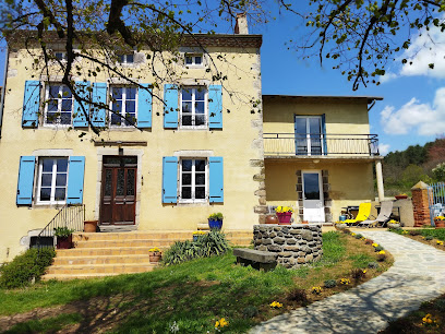 Gite Chez Gustou 14 Personnes, Gîte à Domeyrat