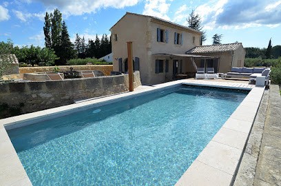 Domaine Rouge Garance, Gîte à Saint-Hilaire-d'Ozilhan