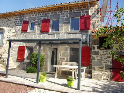 Dom'Abrigitte : gîte situé dans le Parc Naturel des Volcans d'Auvergne proche Vulcania, Gîte à Saint-Ours