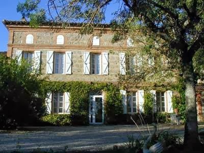 La Maison Des Amis, Gîte à Giroussens
