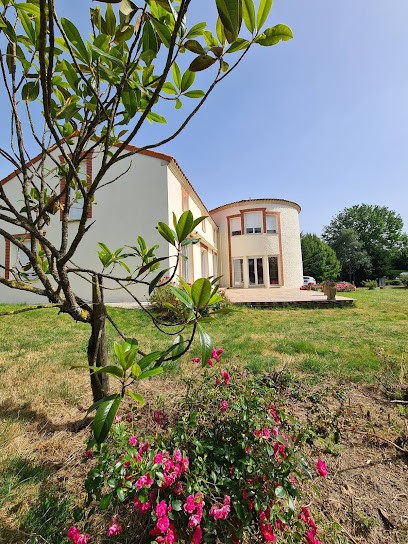 Gîte La Tour Blanche, Gîte à Saint-Amand-sur-Sèvre