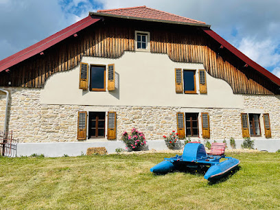 Maison D'en Ô / Côté Montagne (Appartement 12 Personnes), Gîte à Labergement-Sainte-Marie