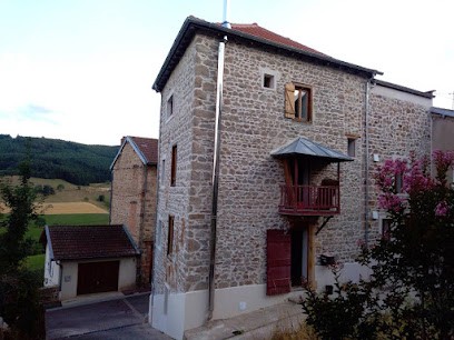 Les Gîtes Montée De L'Harmonie, Gîte à Saint-Just-d'Avray