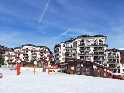 Grangealafine, Gîte aux Allues