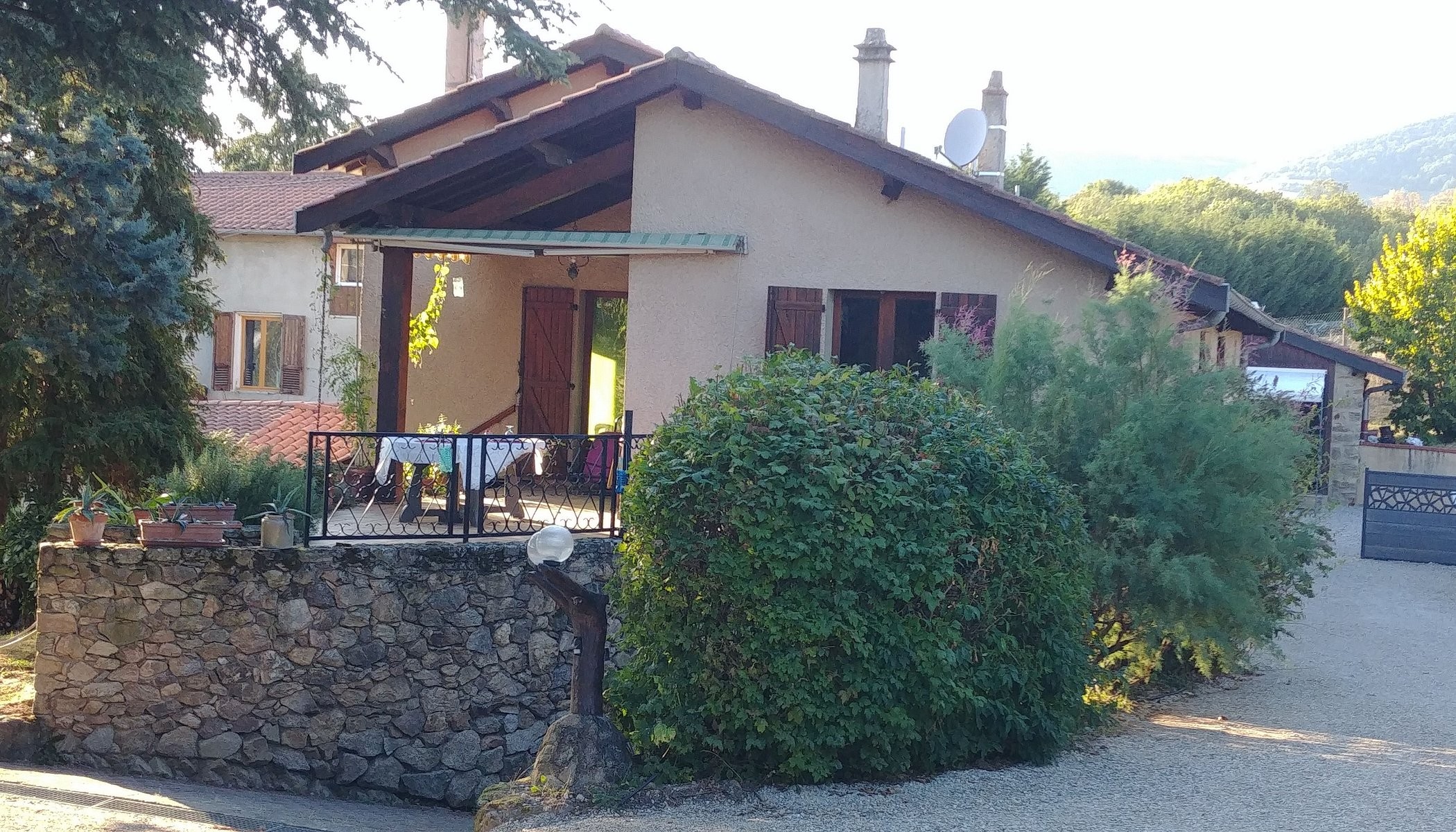 GîtEnChassagne, Gîte à Thurins