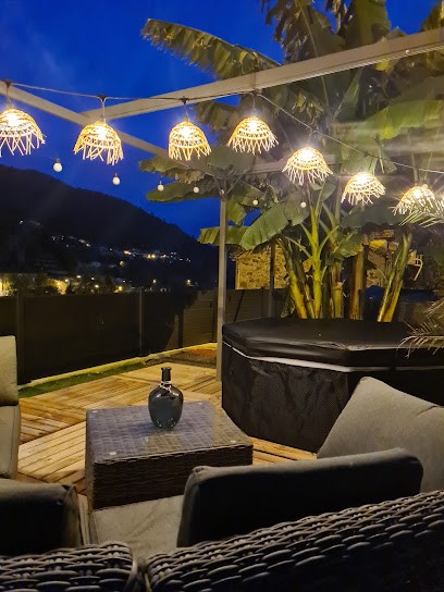 La Maison De La Source, Gîte à Saint-Sauveur-de-Montagut