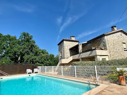 Le Mas du Vieux Chêne, Gîte à Salavas