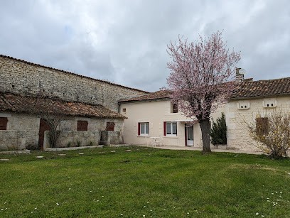 Domaine de la Petillerie, Gîte à Roullet-Saint-Estèphe