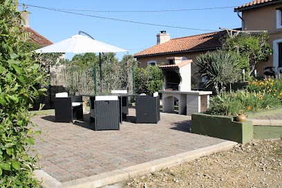 Les Logis De La Coudrette, Gîte à Saint Maurice Étusson