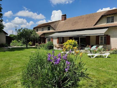 Point de Fuite - Résidence d'artistes - Pratiques artistiques et Location de Gîte pour le Tourisme, Gîte à Boeurs-en-Othe