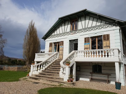Le Chalet Du Pêcheur, Gîte à Incheville