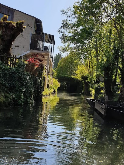 La Chaume Du Marais Poitevin, Gîte à Sansais