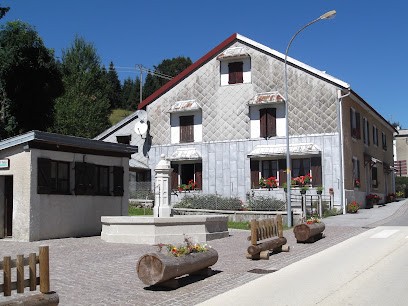 Gîte LES AMBRUSATIS, Gîte à La Pesse