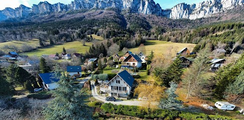 Gîtes du Petit Roc : maison et appartement, Gîte à Lumbin