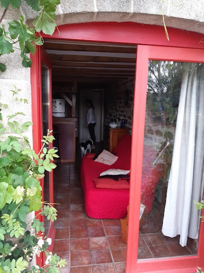 Le Nid De La Mésouneuve, Gite 6p Avec Piscine Intérieure Chauffée Et étang De Pêche En Creuse, Gîte à Jouillat