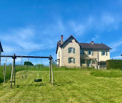 Gîte la grande marmite du lac de Vouglans, Gîte à Pont-de-Poitte