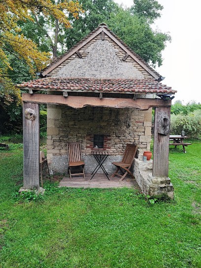 Les Petits Jardins, Gîte à Perrières