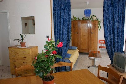 WINK DUGUES COTTAGE, Gîte à Niort