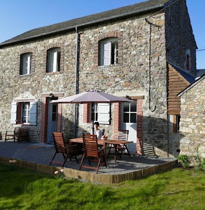 Le Lys Des Champs - Gîtes De France, Gîte à Sainte-Suzanne-et-Chammes