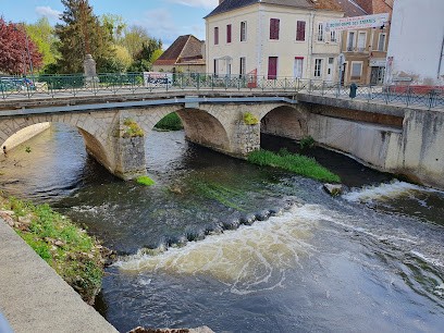 Castelnaute gîte de groupe centre france, Gîte à Châteauneuf-sur-Cher