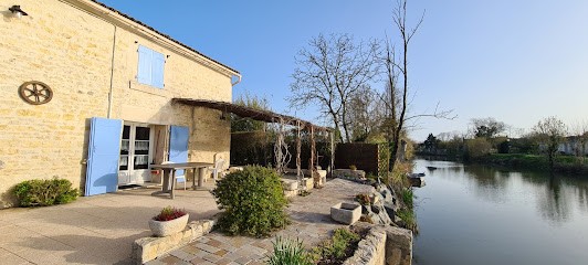 Gîteles Volets Bleus, Le Petit Louvre Marais Poitevin, Pêche Sur Place, Barque, Vélos, Cheminée, Gîte à La Taillée