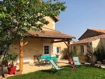 L'ABRI SIMONNE Gite De Charme Au Pays Du Futuroscope, Gîte à Lavoux