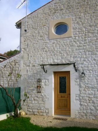 La Petite Maison - Gite De Charme, Gîte à Saint-Martial-de-Vitaterne