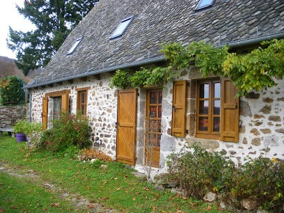 Gite De La Croix De Pierre - La Grange, Gîte à Sansac-Veinazès