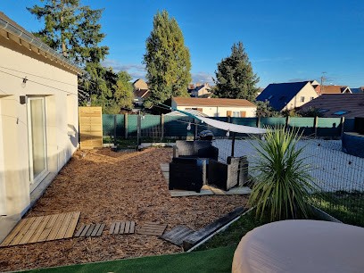 La p'tite maison, Gîte à Saint-Denis-de-l'Hôtel