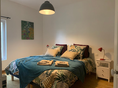 L'echappée : Gîte Familial Au Bord De L'eau, Gîte à Saint-André-de-Roquepertuis
